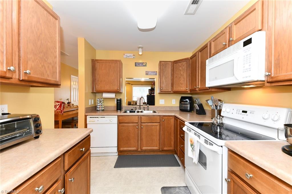 3986 Village Park Court, Winston-Salem