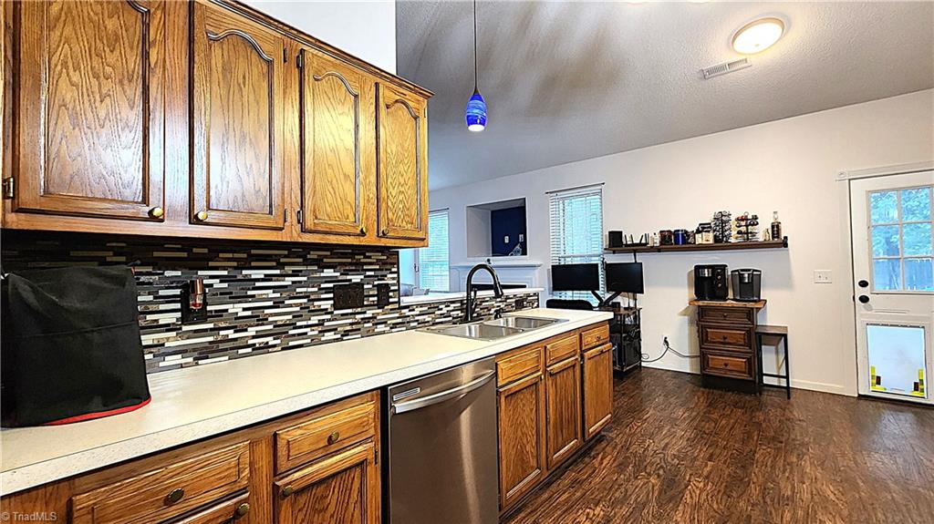 6034 Willomere Circle, Winston-Salem