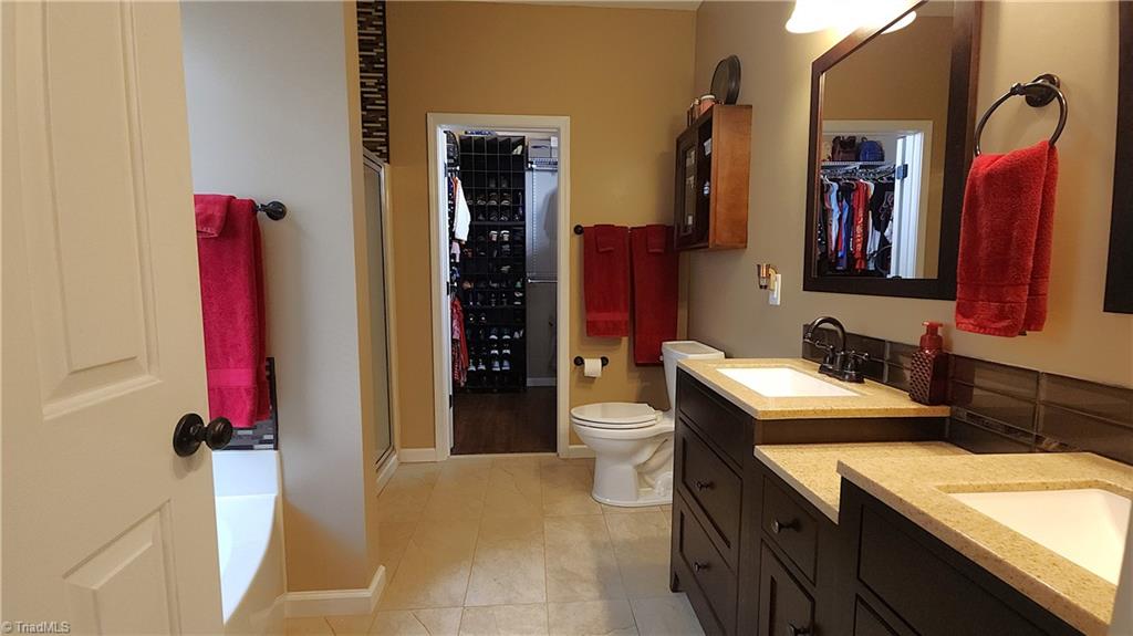 6034 Willomere Circle, Winston-Salem