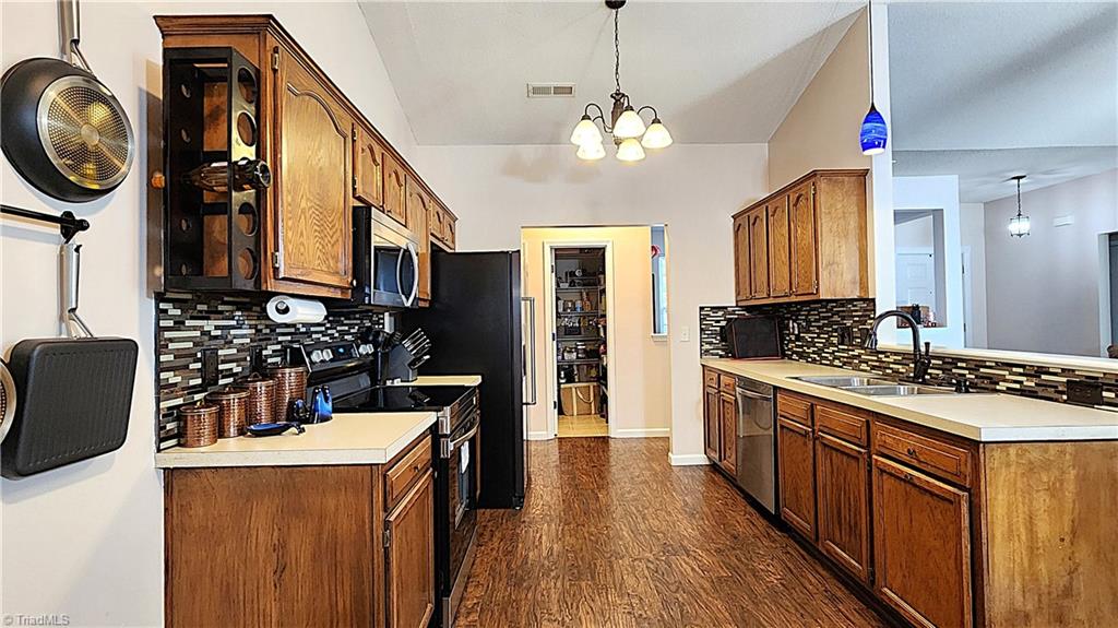 6034 Willomere Circle, Winston-Salem