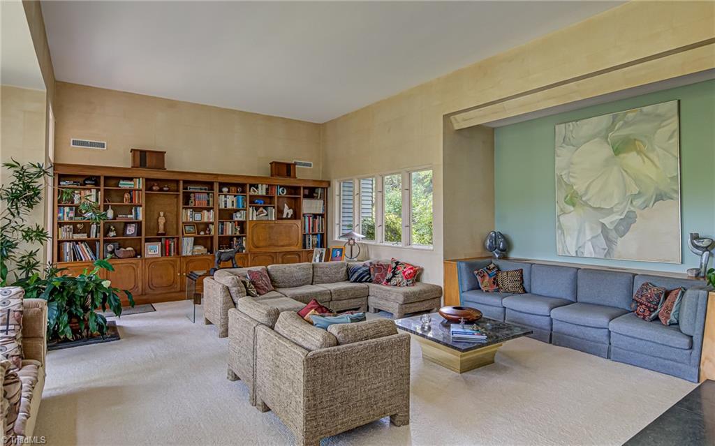108 W Kemp Road