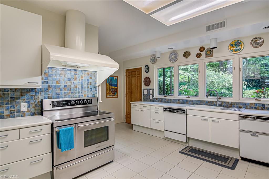 108 W Kemp Road