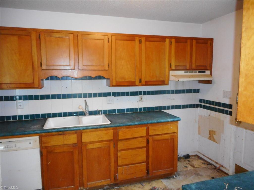 3925 Laurel Grove Road, Winston-Salem