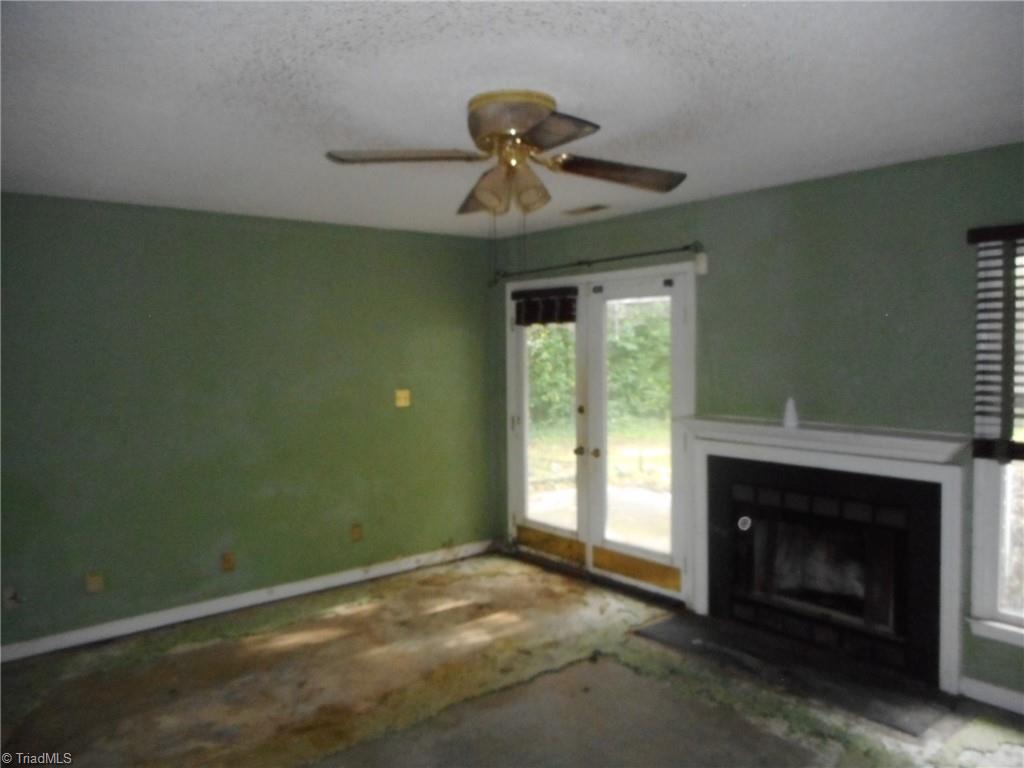 3925 Laurel Grove Road, Winston-Salem
