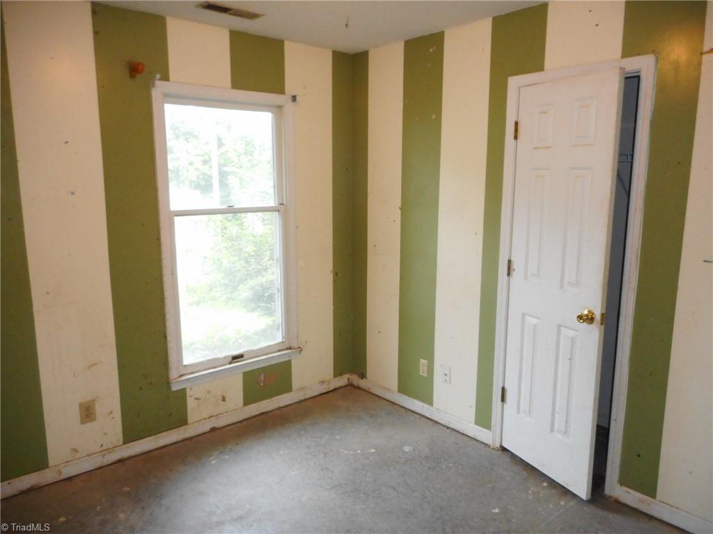 3925 Laurel Grove Road, Winston-Salem