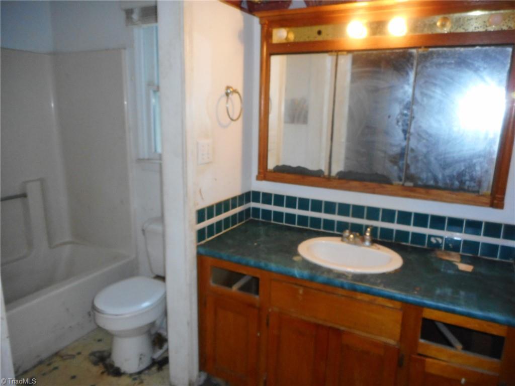 3925 Laurel Grove Road, Winston-Salem