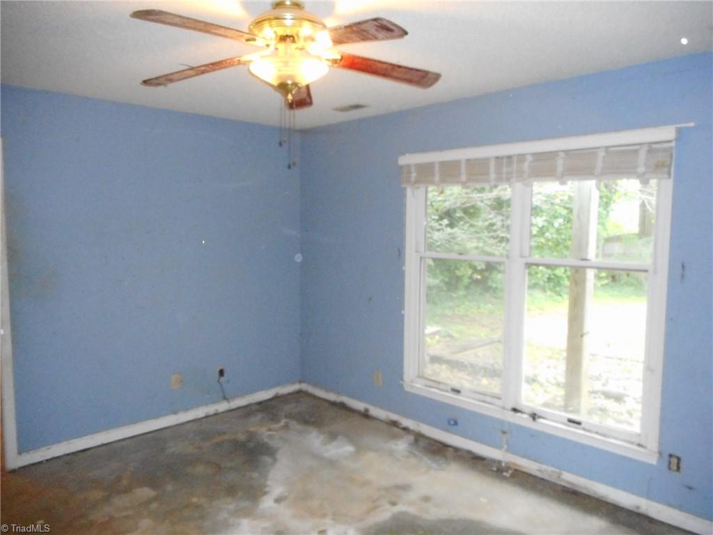 3925 Laurel Grove Road, Winston-Salem