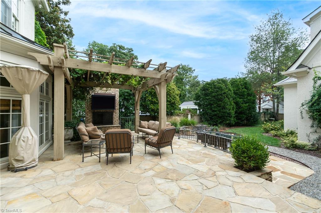 807 Sunset Drive