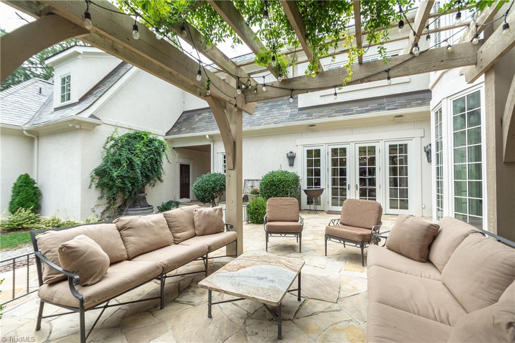 807 Sunset Drive