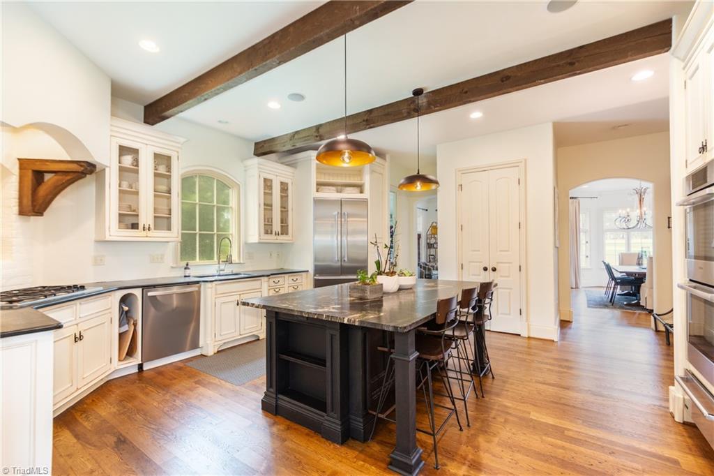 807 Sunset Drive