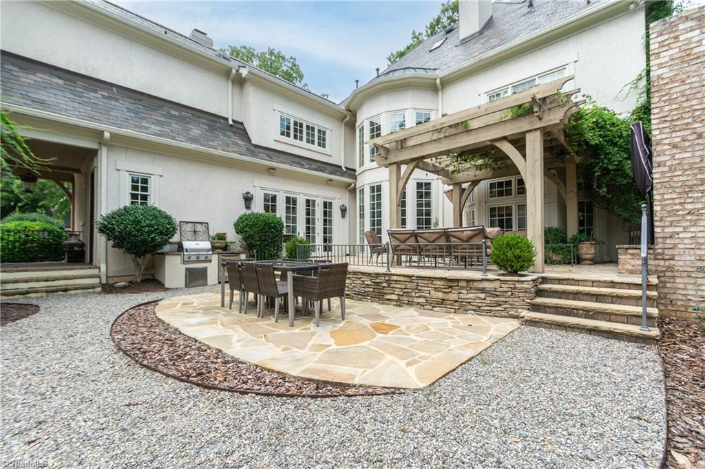 807 Sunset Drive