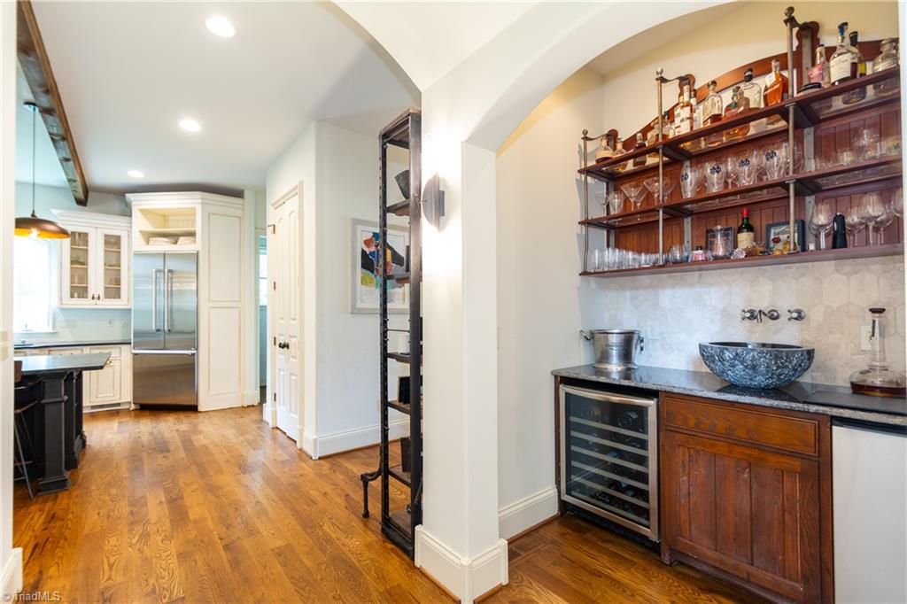 807 Sunset Drive