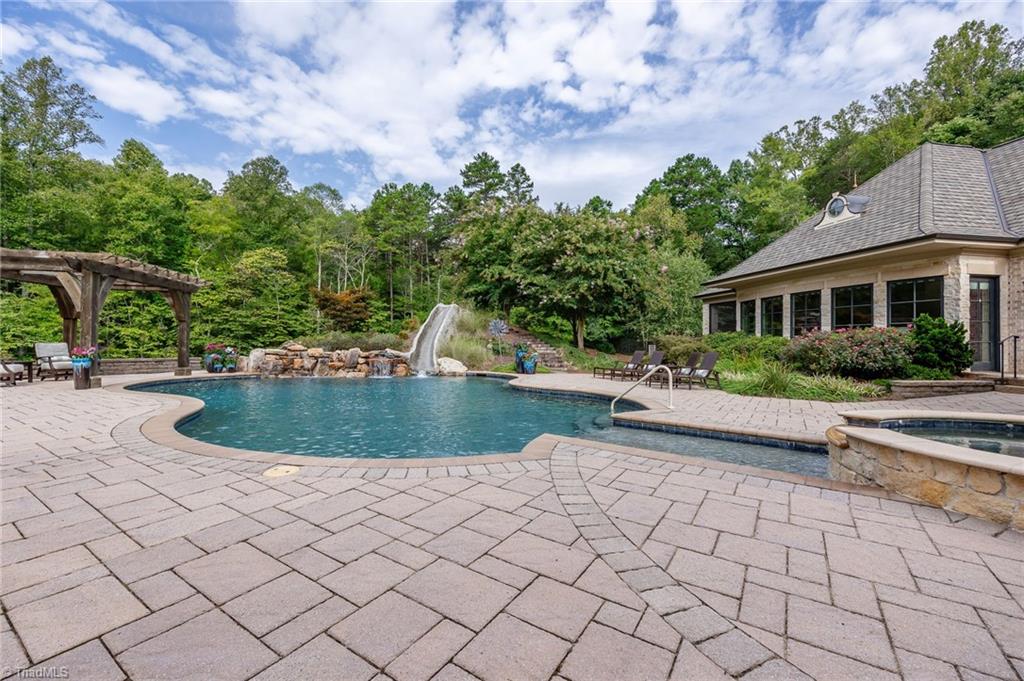 108 Nanzetta Way