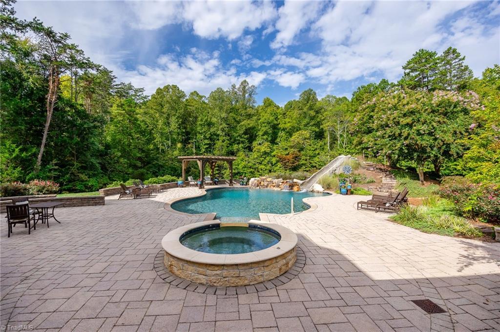 108 Nanzetta Way
