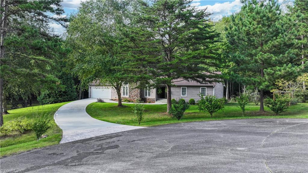 1002 Curtis Lane