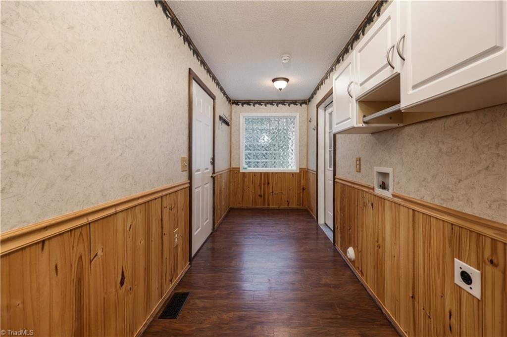 1002 Curtis Lane