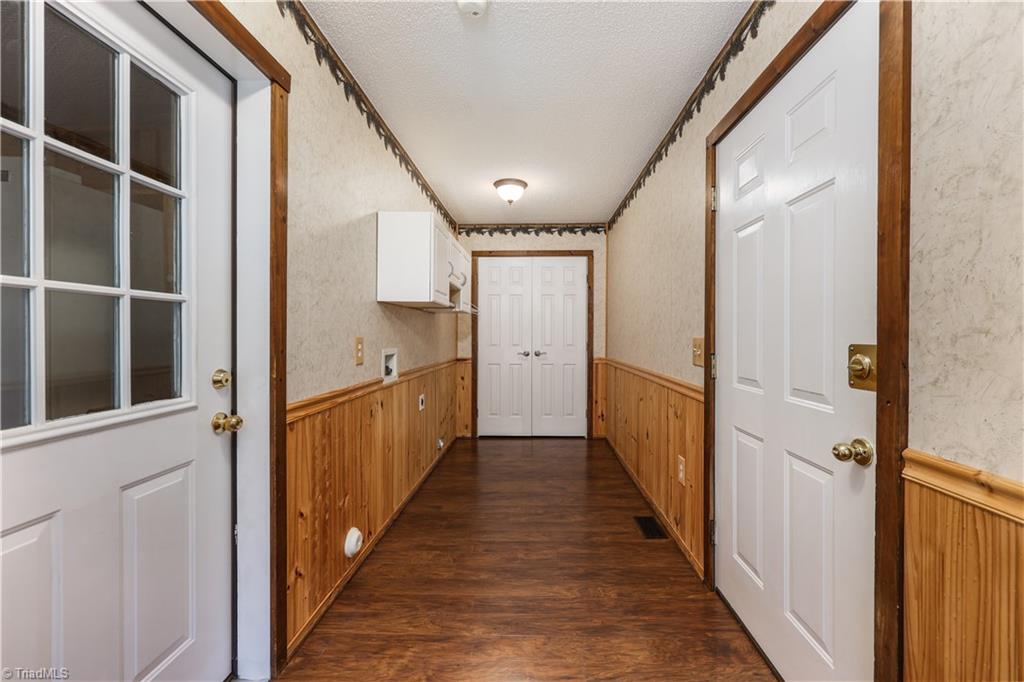 1002 Curtis Lane