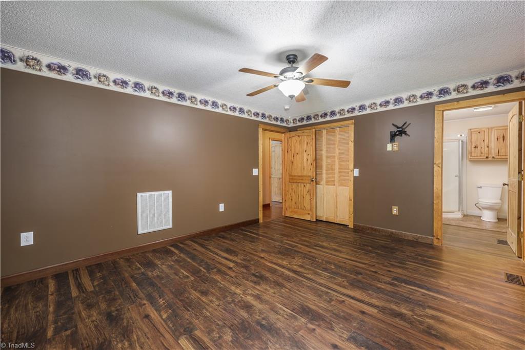 1002 Curtis Lane