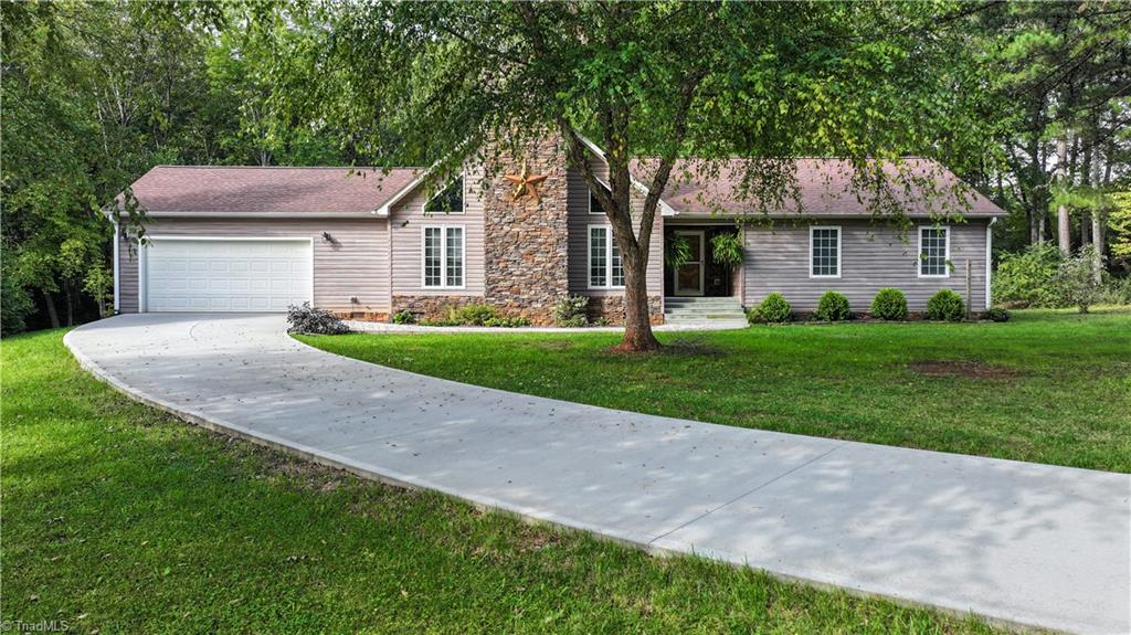 1002 Curtis Lane
