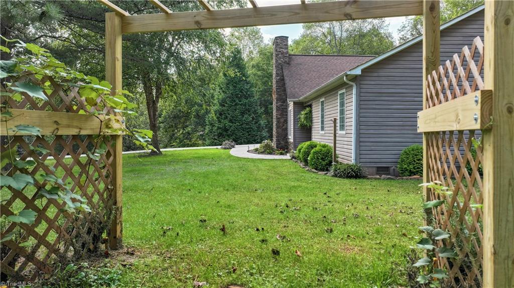 1002 Curtis Lane