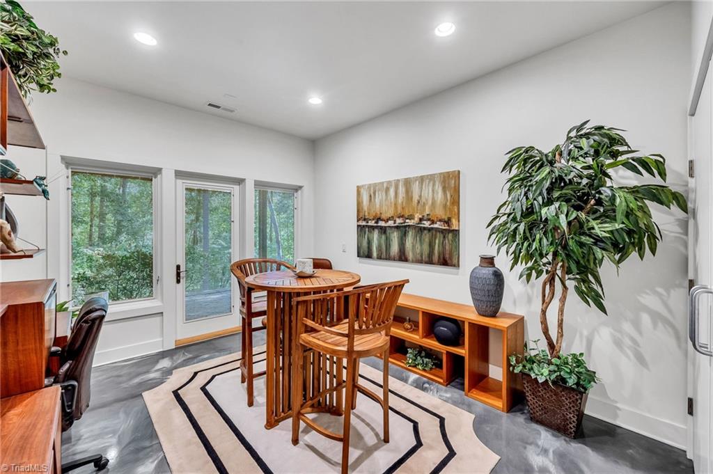 140 Newcomb Lane