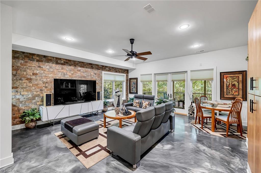 140 Newcomb Lane