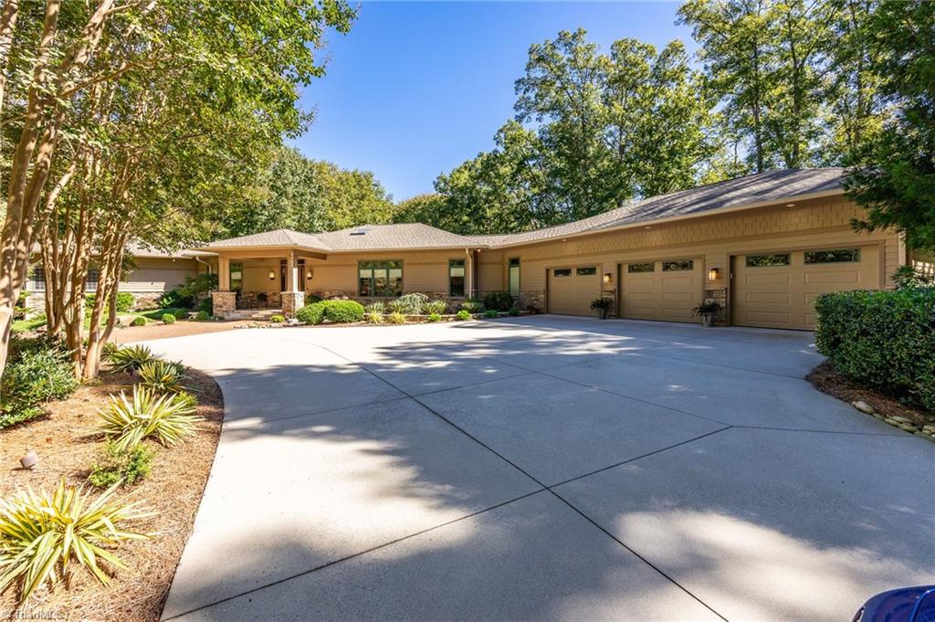 140 Newcomb Lane