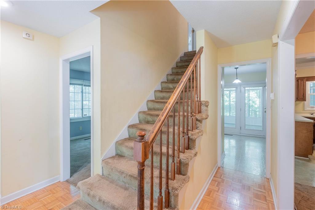 502 Old Hollow Road