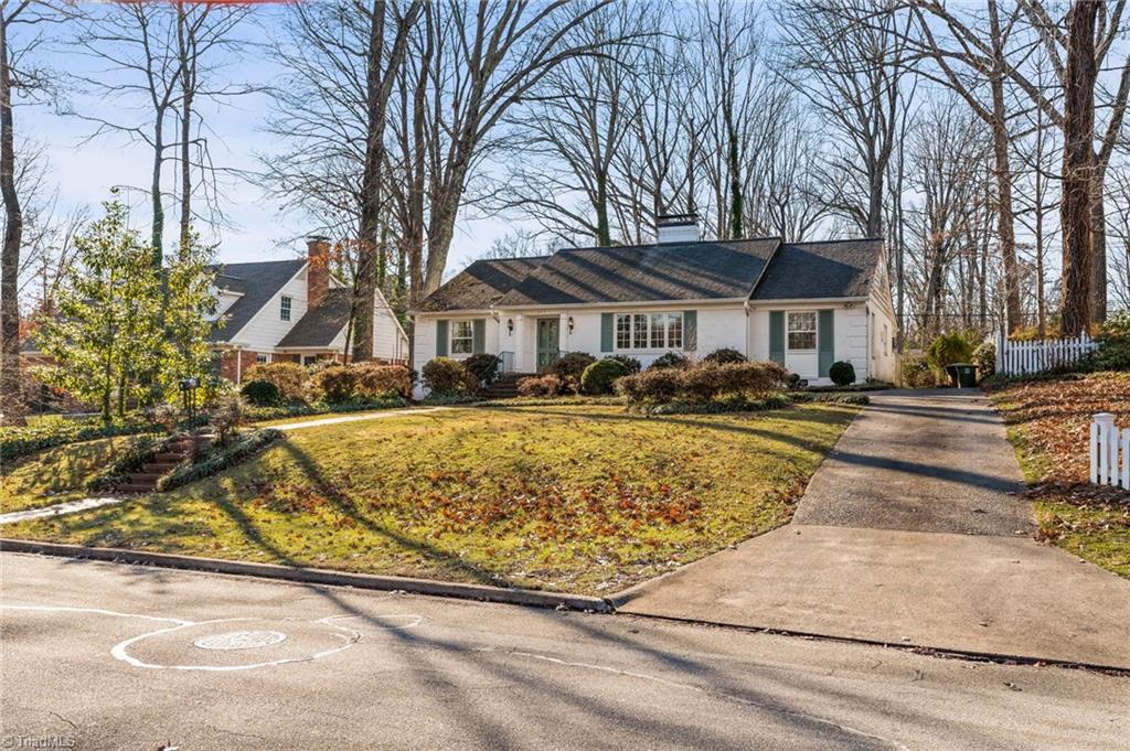 403 Kemp Road W