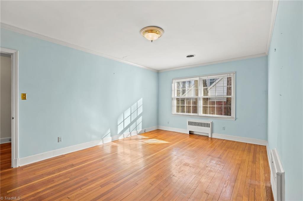 403 Kemp Road W