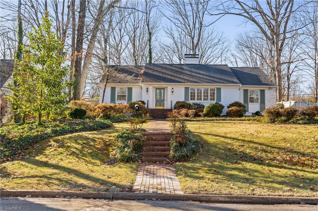 403 Kemp Road W