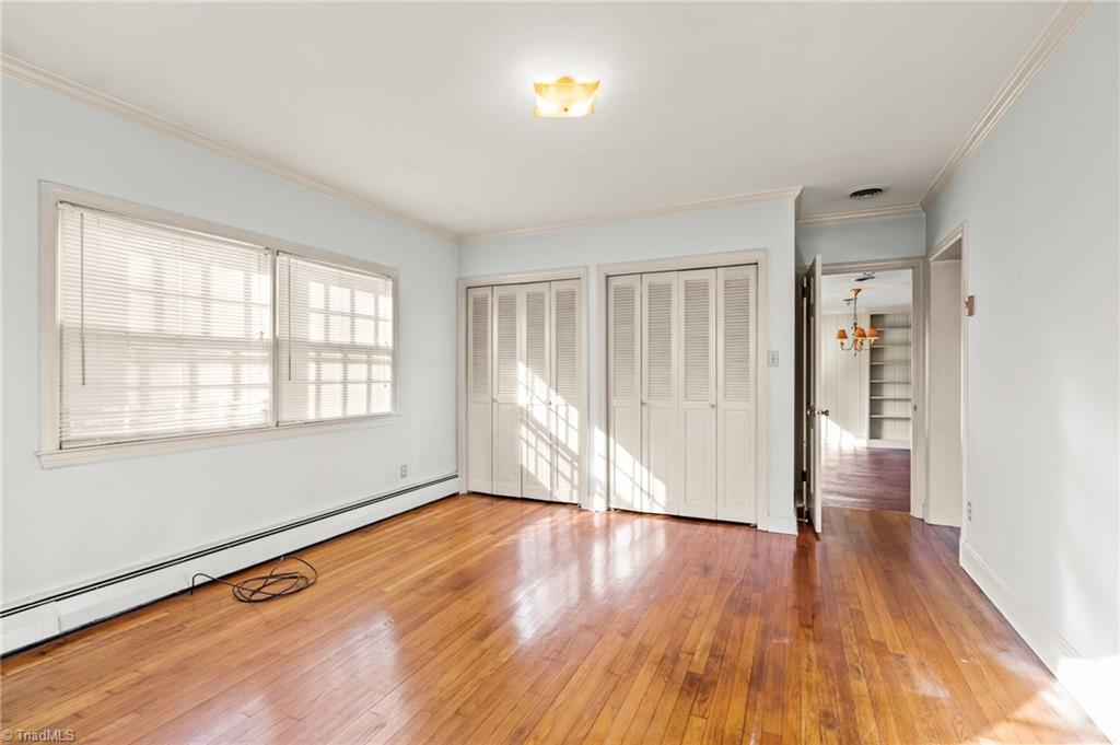 403 Kemp Road W