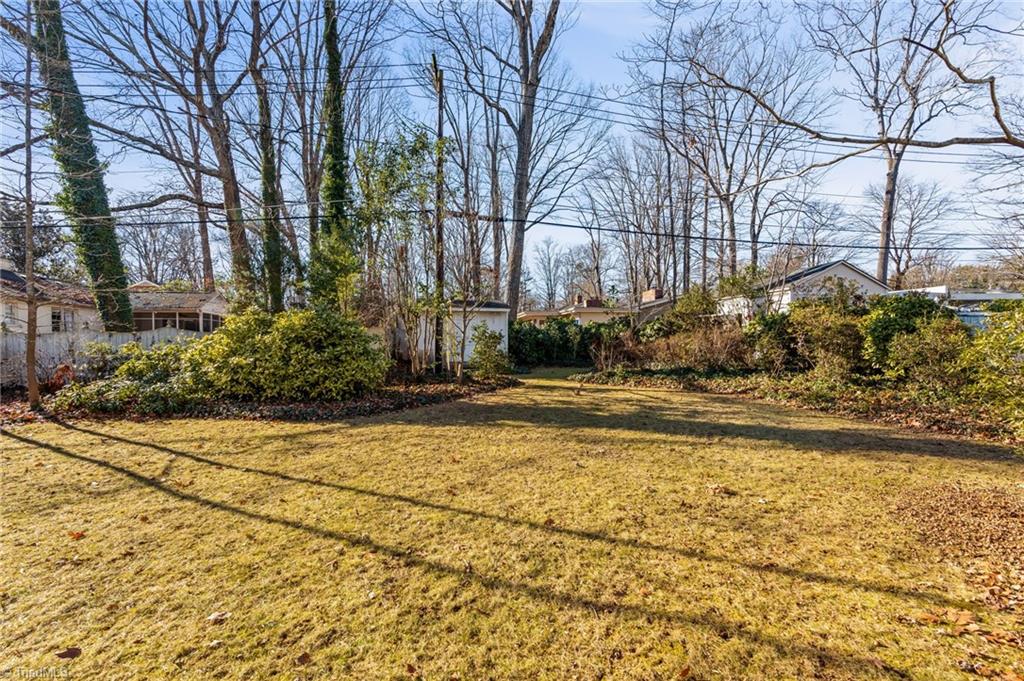 403 Kemp Road W