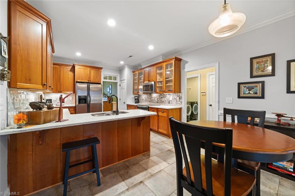 2850 Chestnut Ridge Drive, Winston-Salem