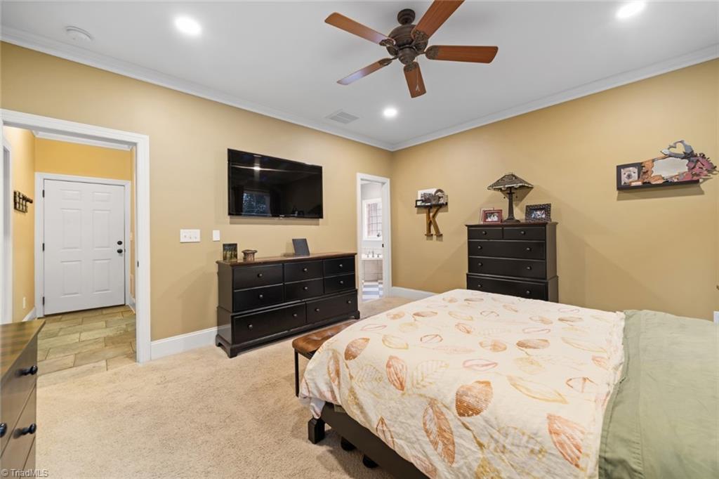 2850 Chestnut Ridge Drive, Winston-Salem