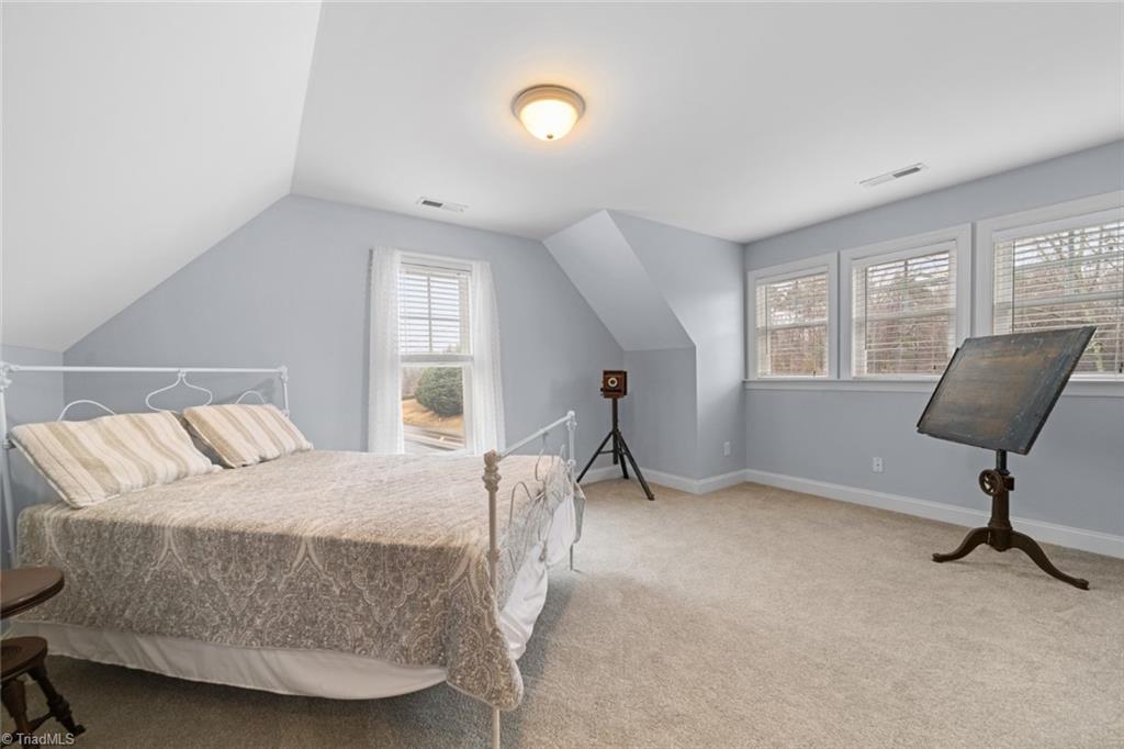 2850 Chestnut Ridge Drive, Winston-Salem