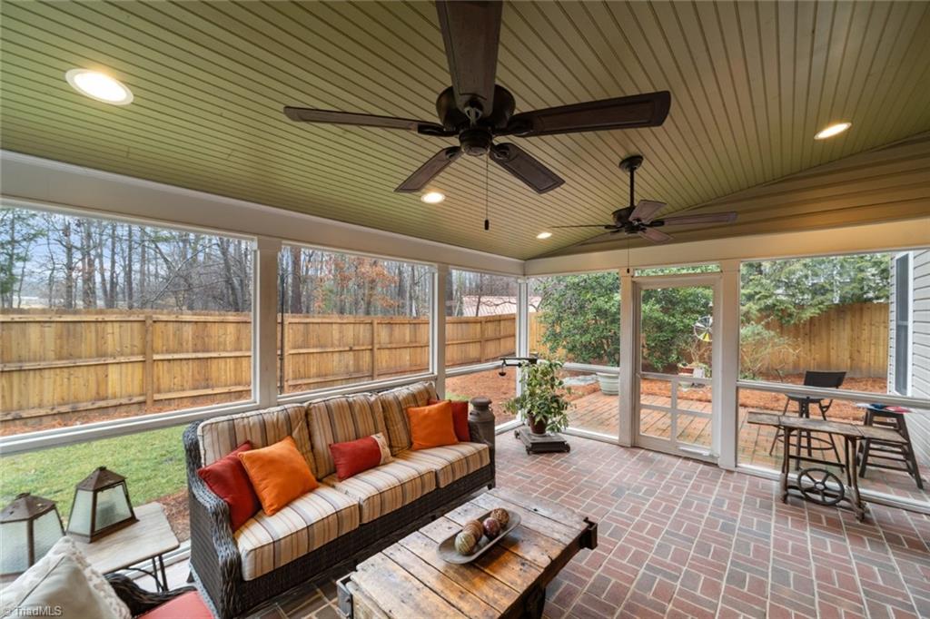 2850 Chestnut Ridge Drive, Winston-Salem