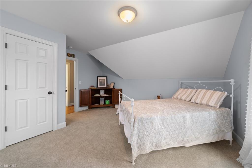 2850 Chestnut Ridge Drive, Winston-Salem