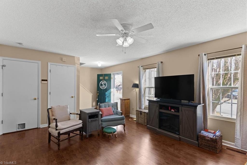 408 Kettle Court, Winston-Salem