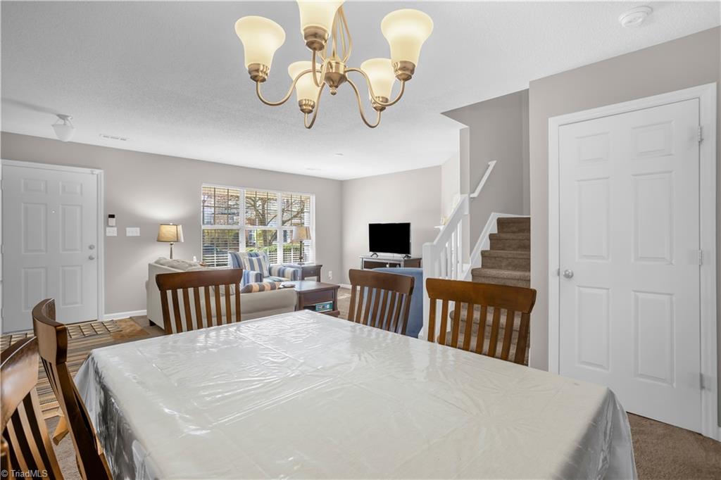 11 Meadow Crossing Court