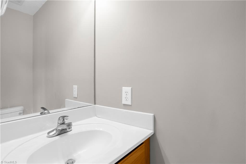 11 Meadow Crossing Court