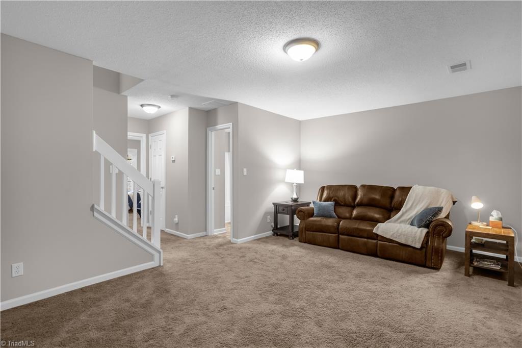 11 Meadow Crossing Court