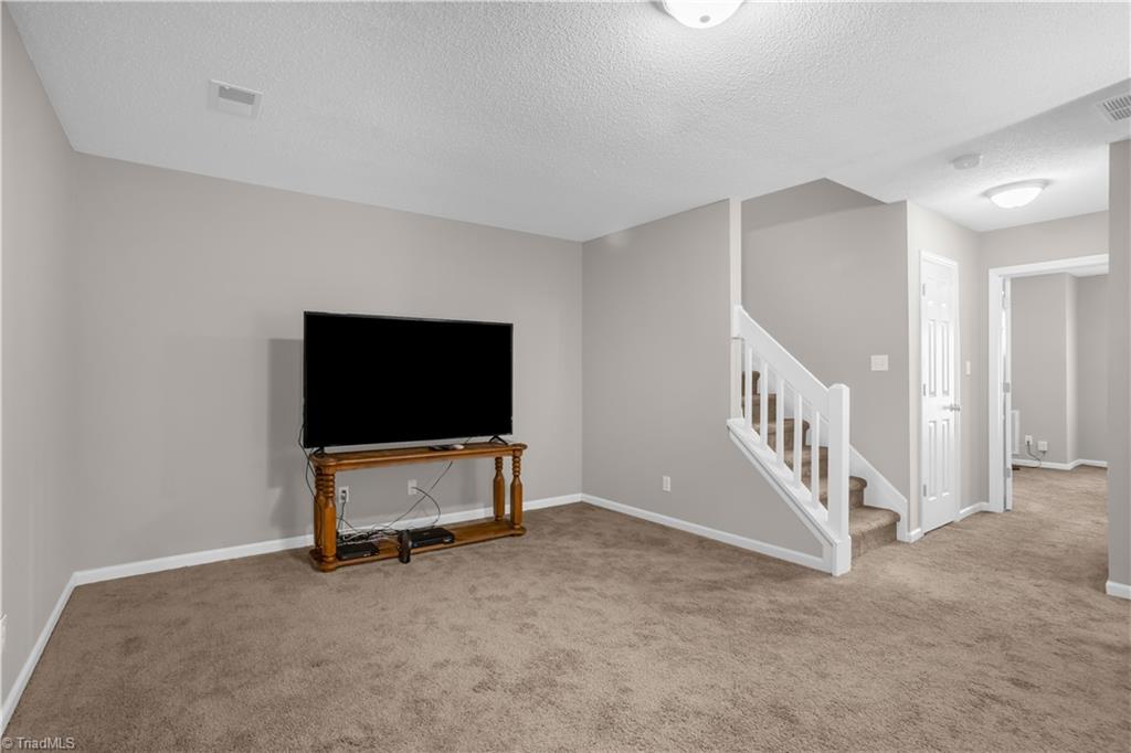 11 Meadow Crossing Court