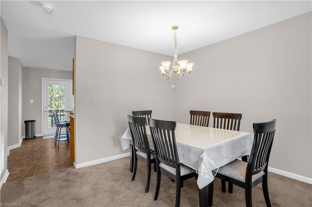 11 Meadow Crossing Court