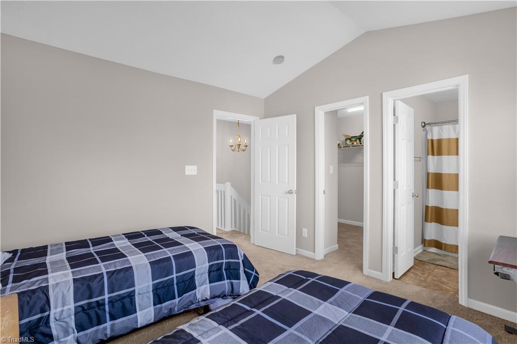 11 Meadow Crossing Court