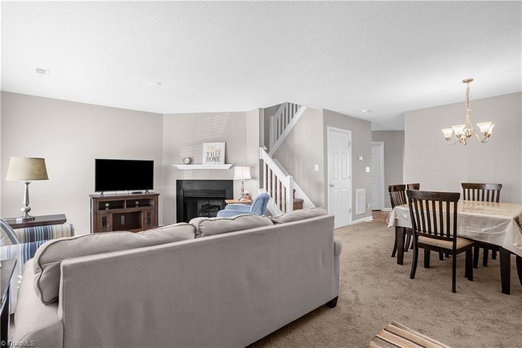 11 Meadow Crossing Court