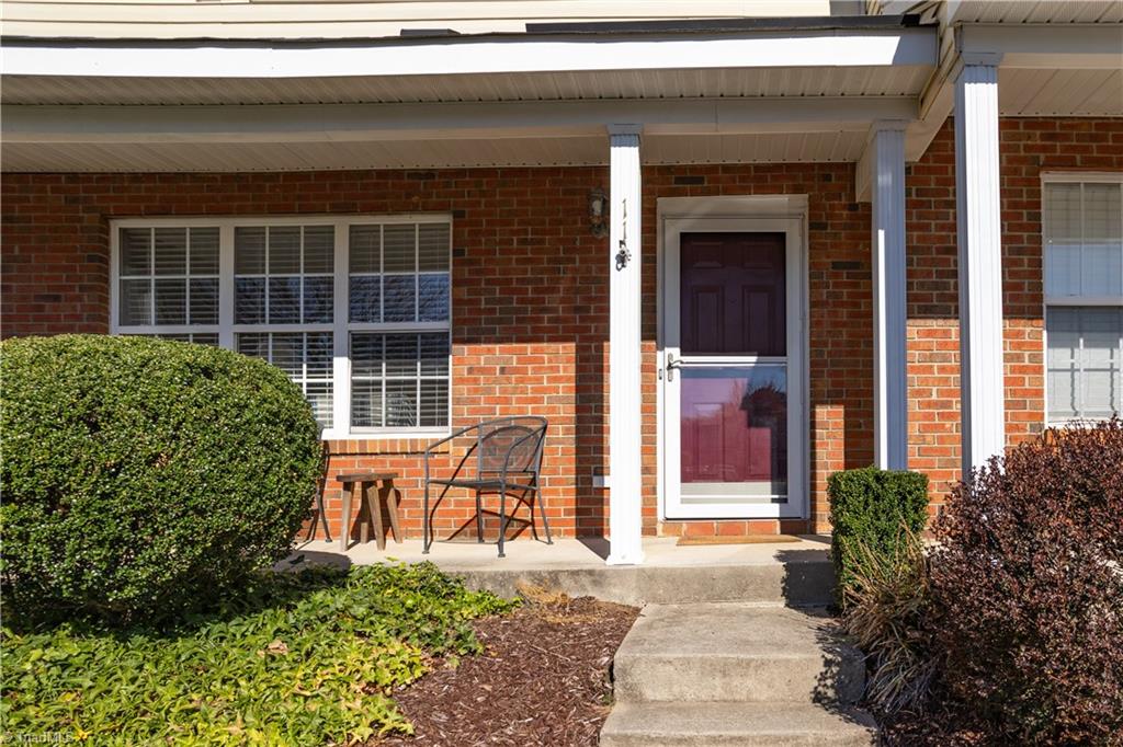 11 Meadow Crossing Court