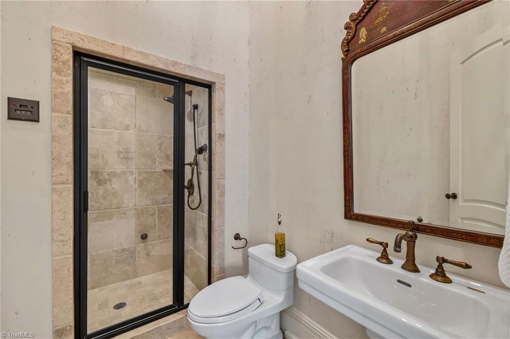 2725 Windsor Road, Winston-Salem