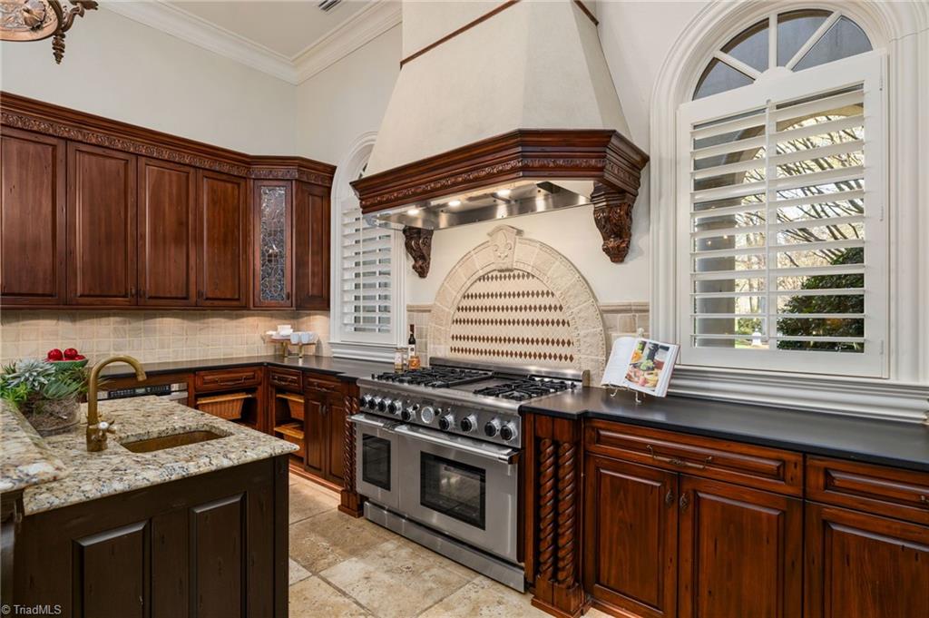 2725 Windsor Road, Winston-Salem