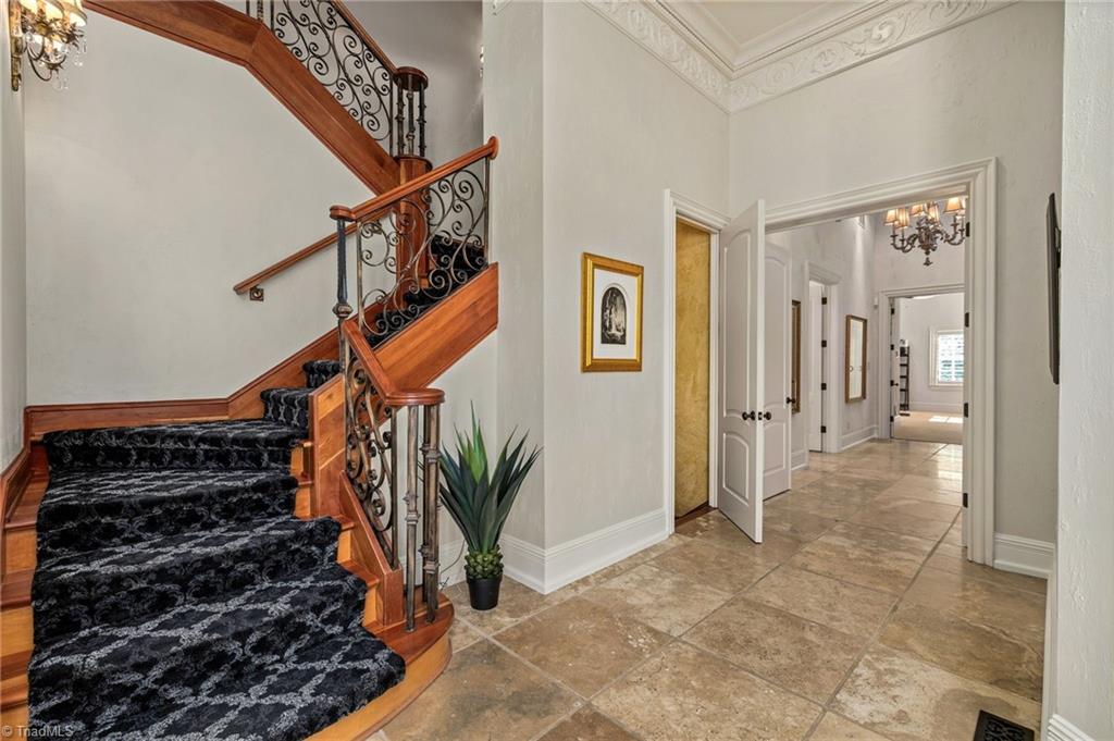 2725 Windsor Road, Winston-Salem